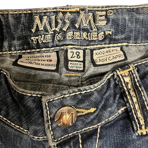 Miss Me | M Series Easy Capri Jeans - Size 28 - Picture 4 of 7